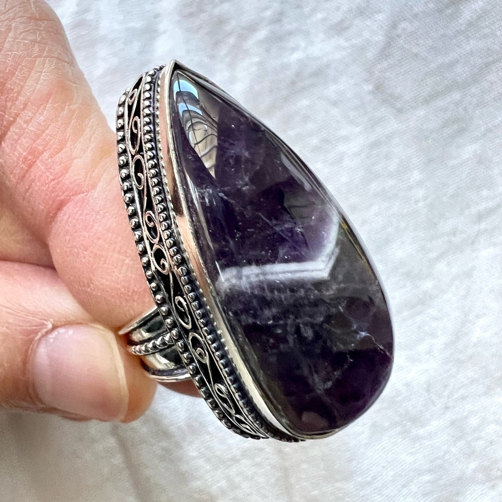 Elegant Silver and Purple Teardrop Ring
